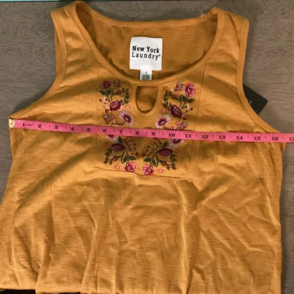 New York Laundry Golden Yellow Embroidered Tank Size Small NWT - Picture 5 of 7